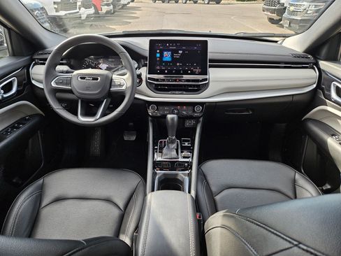 Used 2025 Jeep Compass Limited AWD/4WD image 27