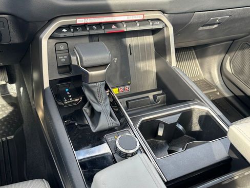 Used 2025 Toyota Tundra Limited image 22