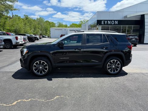 New 2026 GMC Terrain Elevation w/ Elevation Premium Package image 2