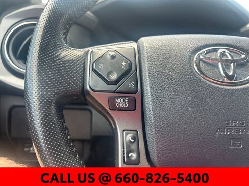 Used 2020 Toyota Tacoma TRD Sport w/ TRD Premium Sport Package AWD/4WD image 11