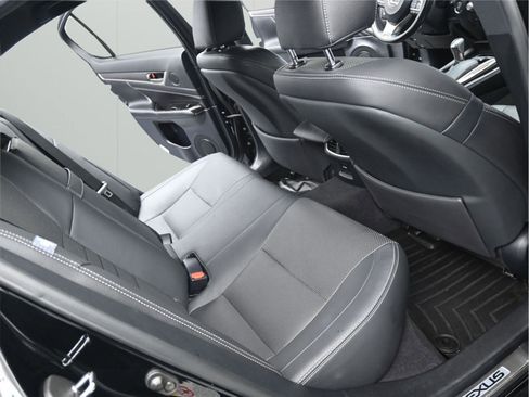 Used 2017 Lexus GS 200t F Sport RWD image 6