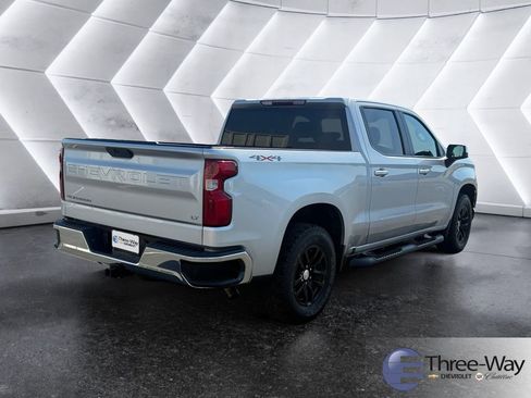 Used 2021 Chevrolet Silverado 1500 LT AWD/4WD image 5