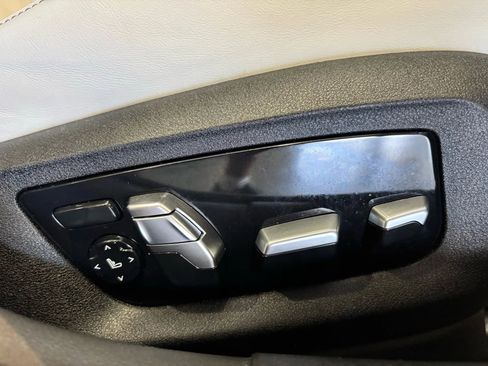 Used 2023 BMW M5 image 25