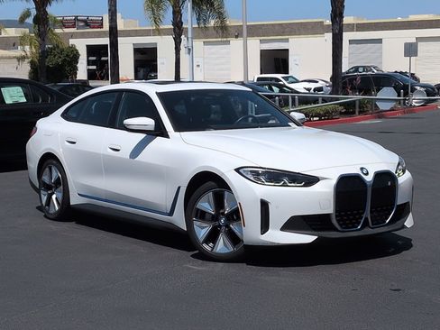 Used 2023 BMW i4 eDrive35 RWD image 2