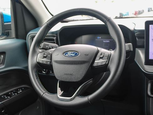 Used 2025 Ford Maverick Lobo image 16