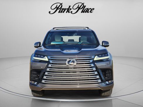 Used 2023 Lexus LX 600 4WD w/ Accessory Package (Z1) image 7