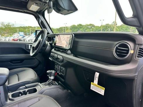 New 2025 Jeep Wrangler Sahara AWD/4WD image 26