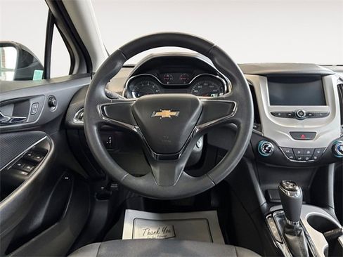 Used 2016 Chevrolet Cruze LS image 10