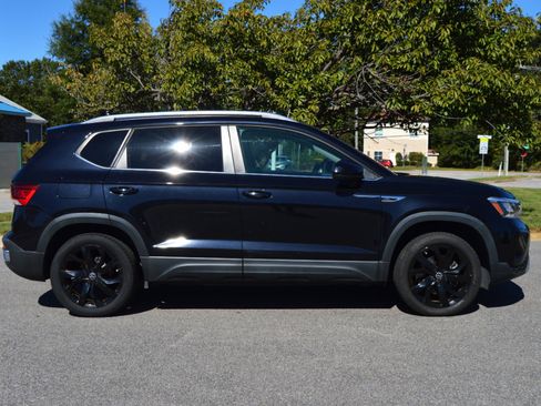 Used 2022 Volkswagen Taos SE image 7