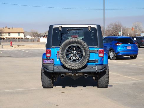 Used 2016 Jeep Wrangler Unlimited Sahara image 8