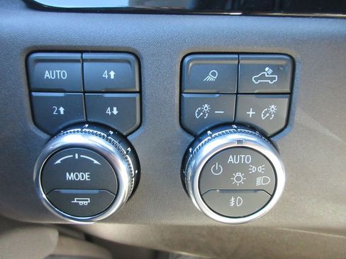 New 2026 GMC Sierra 2500 SLT AWD/4WD image 16