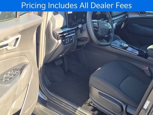 New 2026 Kia Sportage LX FWD image 9