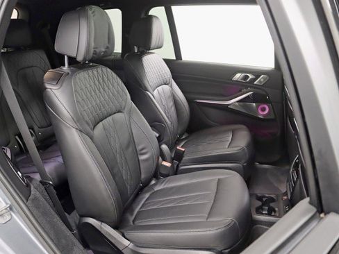 Used 2023 BMW X7 M60i w/ Executive Package image 34