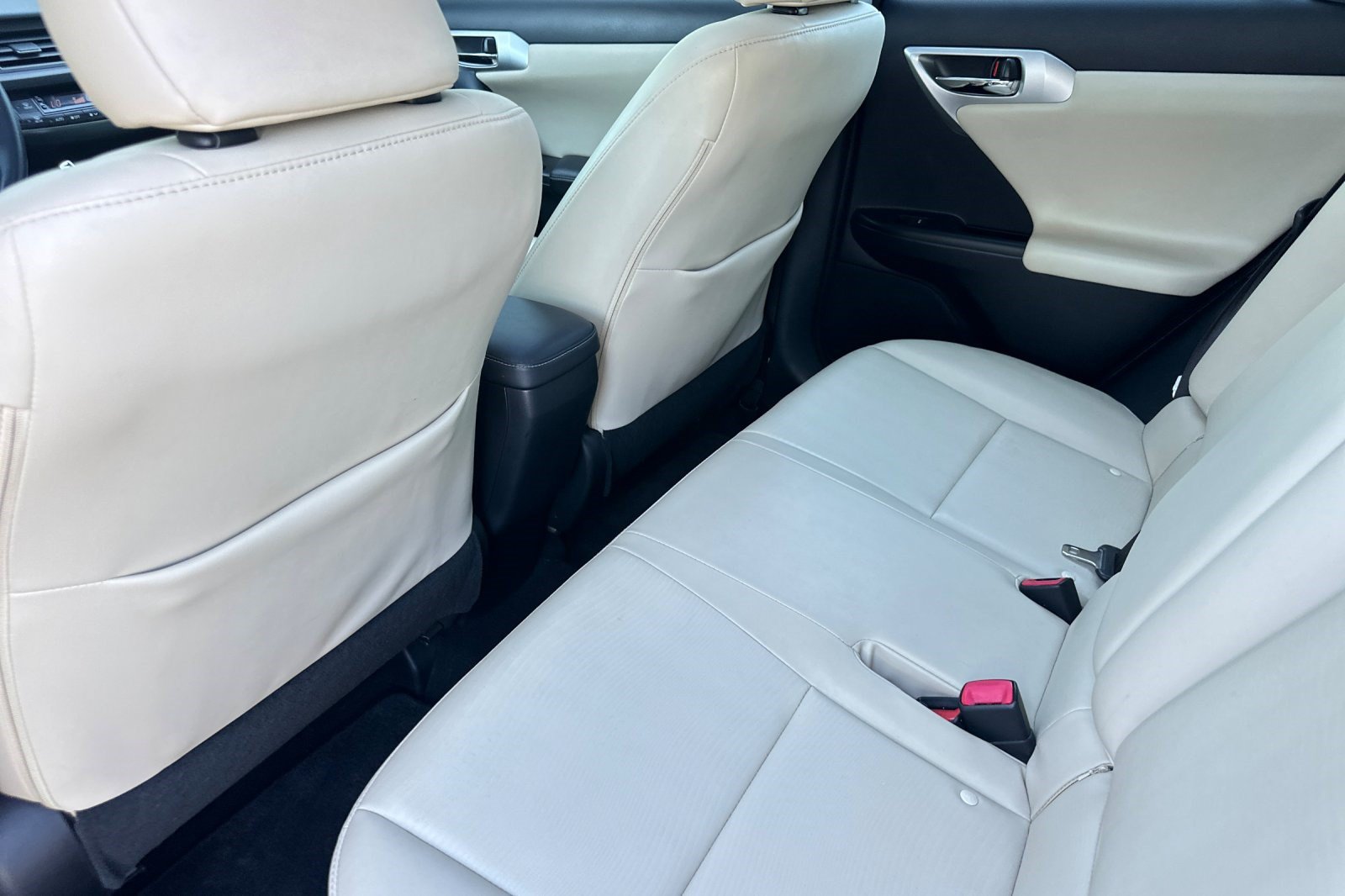 Used 2013 Lexus CT 200h FWD image 24