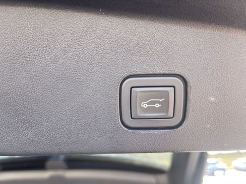 Certified 2024 Cadillac Lyriq Luxury image 7