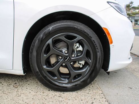 Used 2023 Chrysler Pacifica Limited w/ S Appearance Package FWD image 49