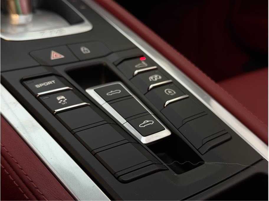 Used 2024 Porsche 718 Boxster S RWD image 16
