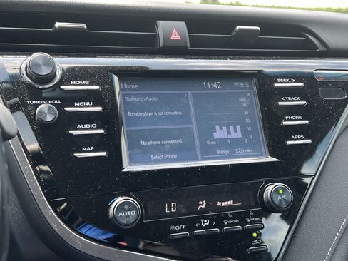 Used 2019 Toyota Camry SE FWD image 24