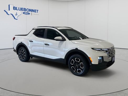Used 2024 Hyundai Santa Cruz SEL w/ Activity Package FWD image 3
