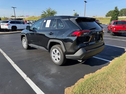 Used 2025 Toyota RAV4 LE AWD/4WD image 8