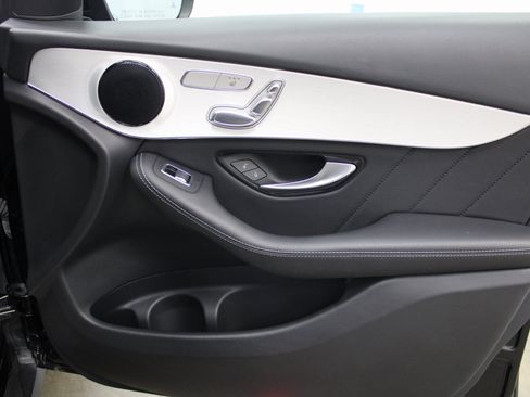 Used 2022 Mercedes-Benz GLC 300 4MATIC image 26