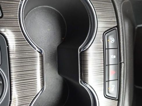 Used 2023 GMC Acadia SLT w/ Preferred Package image 52