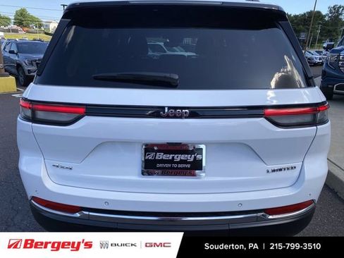 Used 2022 Jeep Grand Cherokee Limited AWD/4WD image 35