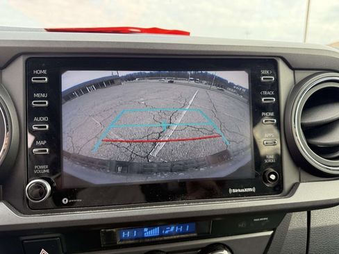 Used 2021 Toyota Tacoma TRD Off-Road image 19