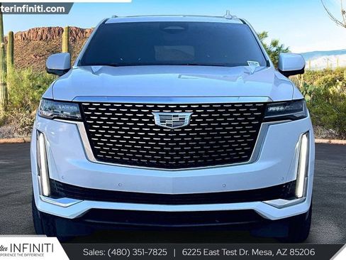 Used 2022 Cadillac Escalade Premium Luxury AWD/4WD image 3