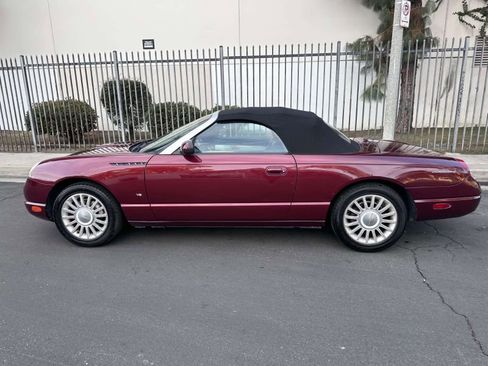 Used 2004 Ford Thunderbird image 2
