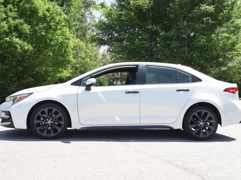 Used 2024 Toyota Corolla SE FWD image 3