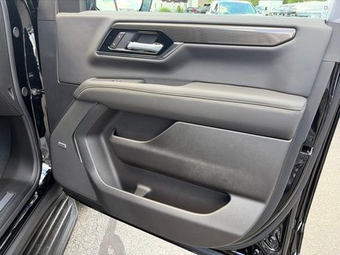 New 2026 GMC Yukon Elevation w/ Elevation Premium Package AWD/4WD image 17