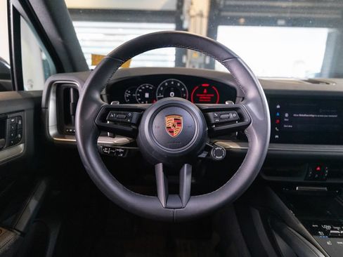 Certified 2026 Porsche Cayenne AWD/4WD image 29