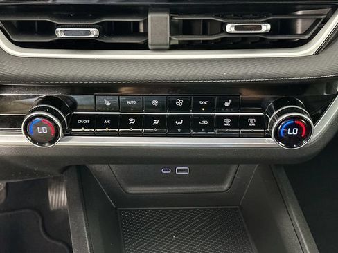 Used 2025 Chevrolet Equinox LT w/ Convenience Package II AWD/4WD image 13