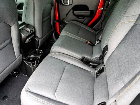 New 2026 Jeep Gladiator Sport image 18