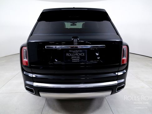 Used 2022 Rolls-Royce Cullinan image 9