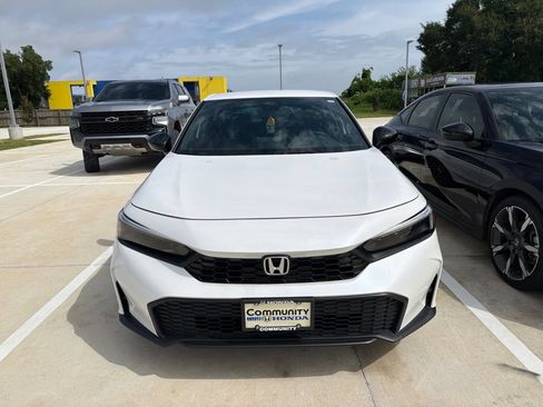 Used 2025 Honda Civic Sport image 2