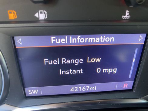 Used 2023 Chevrolet Traverse LT w/ LPO, Floor Liner Package image 34