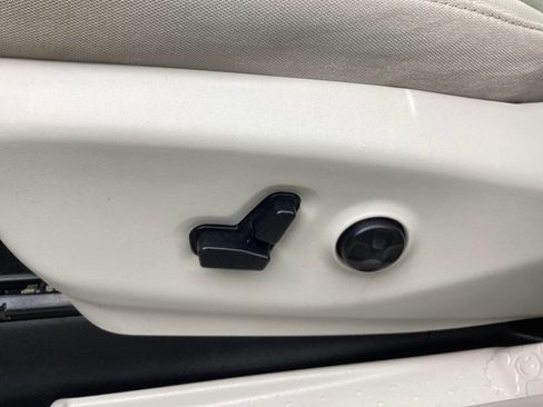 Used 2018 Chrysler Pacifica Touring Plus image 30