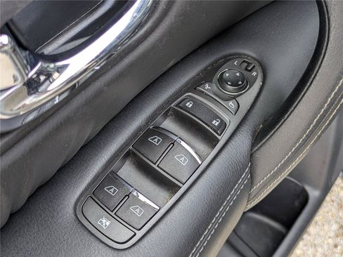 Used 2019 Nissan Armada Platinum w/ Captain's Chairs Package RWD image 19