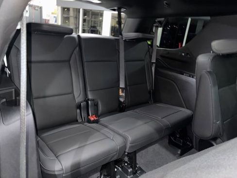Used 2025 GMC Yukon Denali w/ Denali Reserve Package image 37