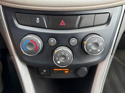 Used 2019 Chevrolet Trax LT w/ Driver Confidence Package image 14