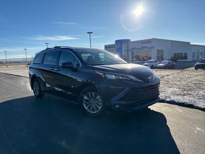 Used 2025 Toyota Sienna XLE