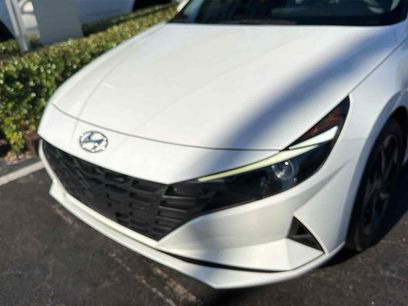 Used 2023 Hyundai Elantra SEL w/ Convenience Package