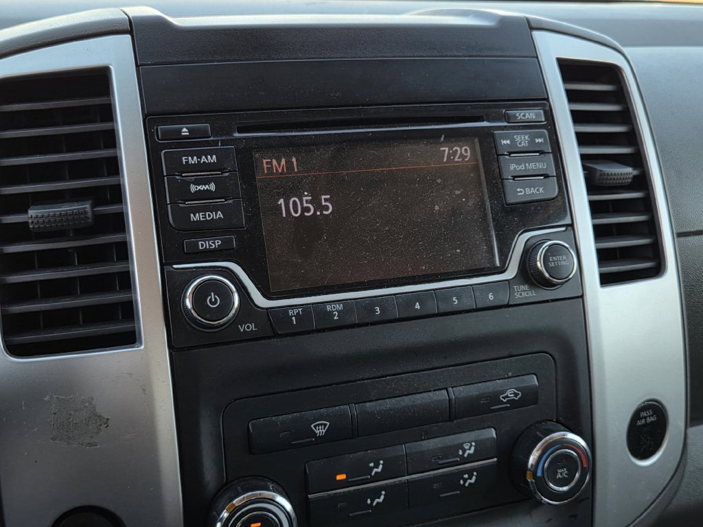 Used 2018 Nissan Frontier SV RWD image 11