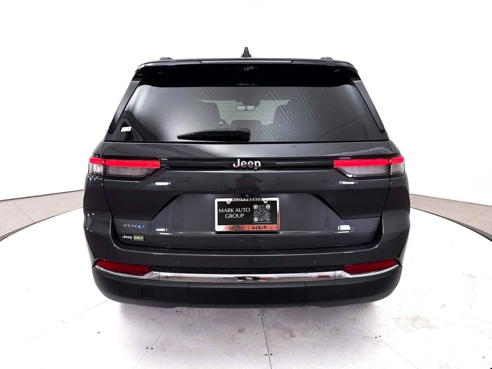 Used 2022 Jeep Grand Cherokee Limited 4xe w/ Luxury Tech Group II AWD/4WD image 19