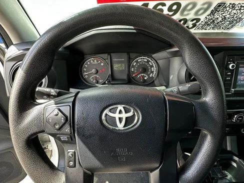 Used 2016 Toyota Tacoma SR image 8