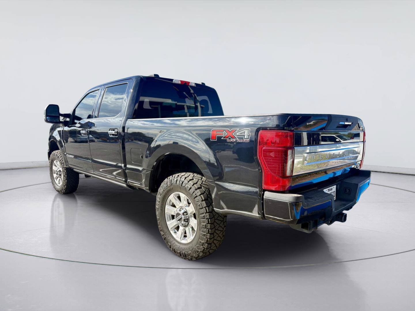 Used 2021 Ford F250 Platinum w/ FX4 Off-Road Package AWD/4WD image 5