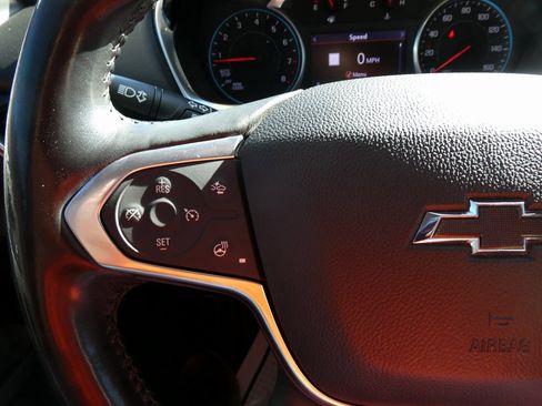 Used 2021 Chevrolet Traverse RS image 36