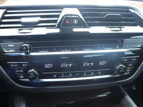 Used 2020 BMW 540i w/ M Sport Package RWD image 29